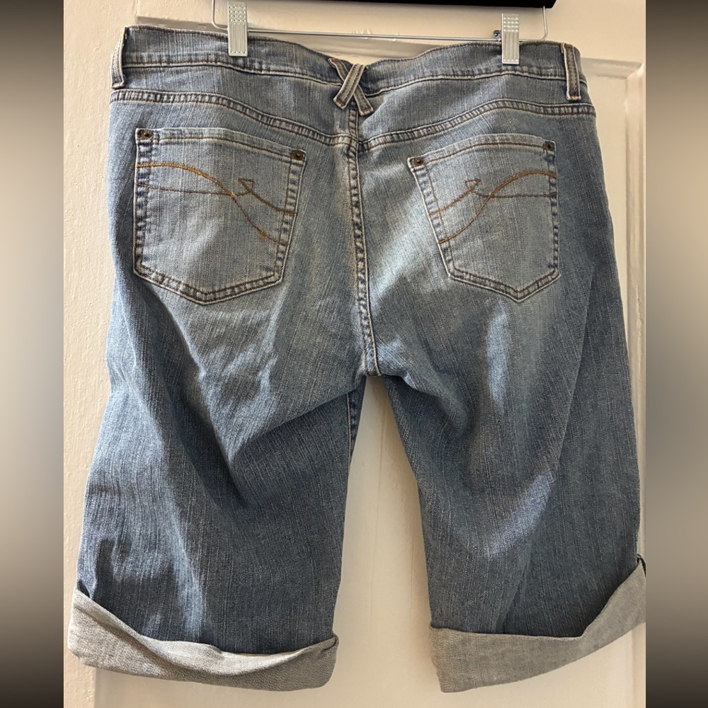 DKNY Light Blue Rolled Cuffed Jean Shorts Size 16 - Picture 2 of 5
